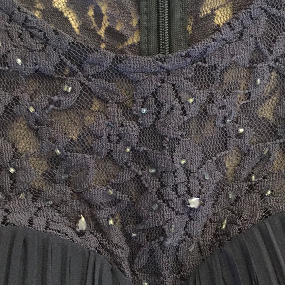 Long navy blue gown - Picture 3 of 5